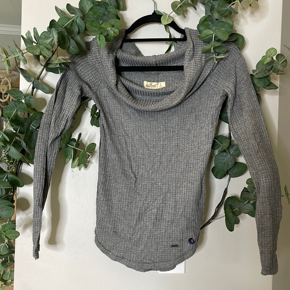 Hollister grey lightweight size Small cowl neck sweater.